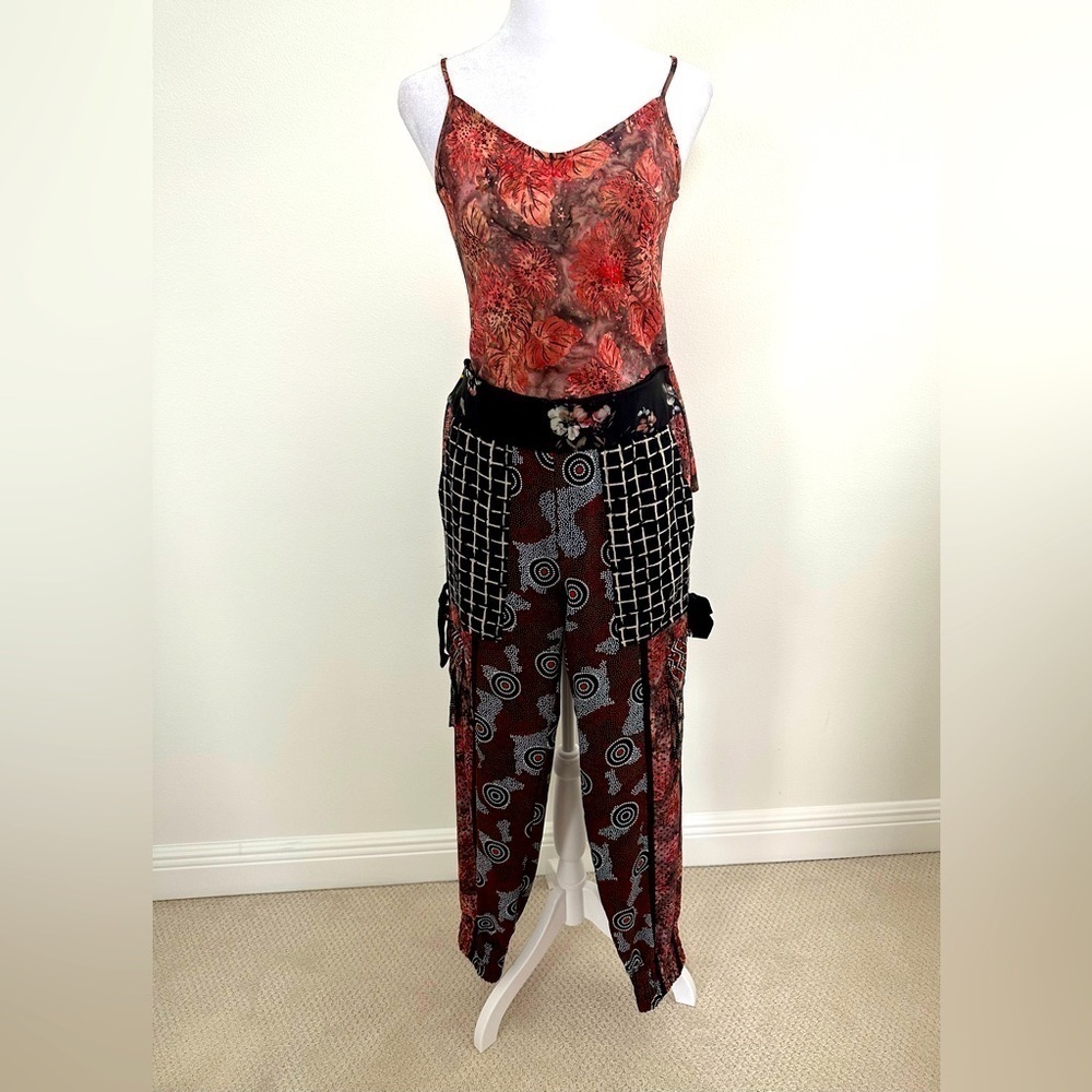 SALE Byron Lars Beauty Mark,  Three Piece Outfit, Black, brown, red, white Print - Picture 4 of 16